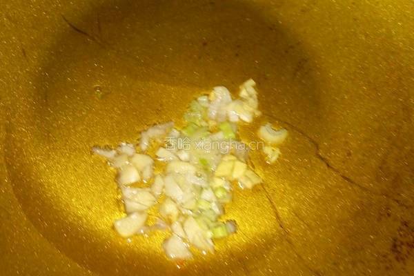 青椒炒肉皮的做法图解3