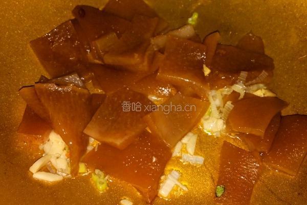 青椒炒肉皮的做法图解4