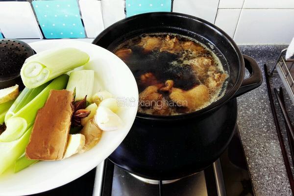 家常炖小笨鸡的做法图解7
