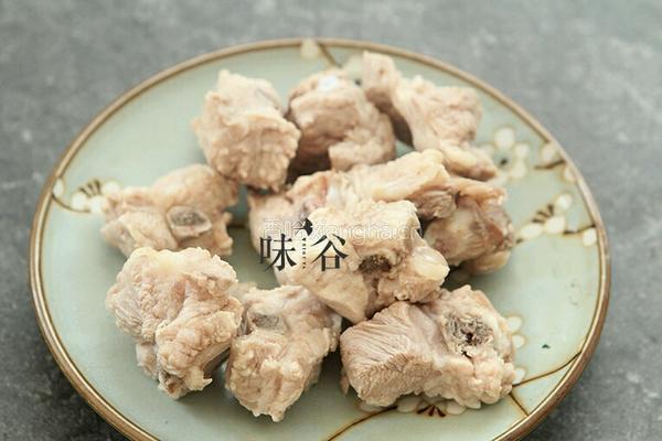 霸王花豬骨湯的做法图解2