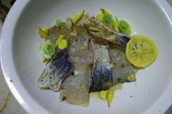 鲢鱼焖豆腐的做法图解3