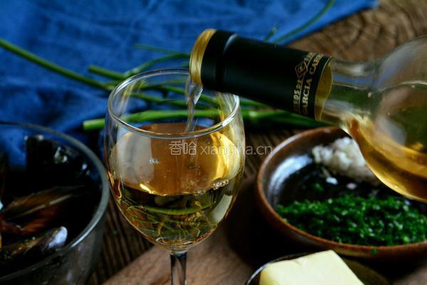 法式白葡萄酒煮青口的做法图解3