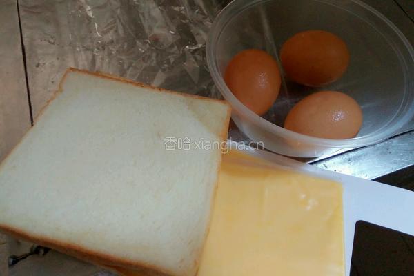 面包煎蛋的做法图解1