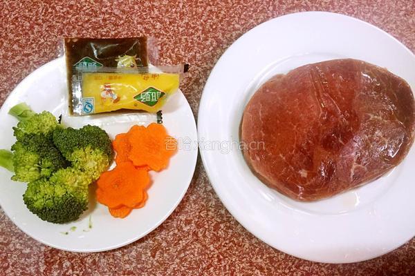 黑胡椒汁牛排的做法图解1