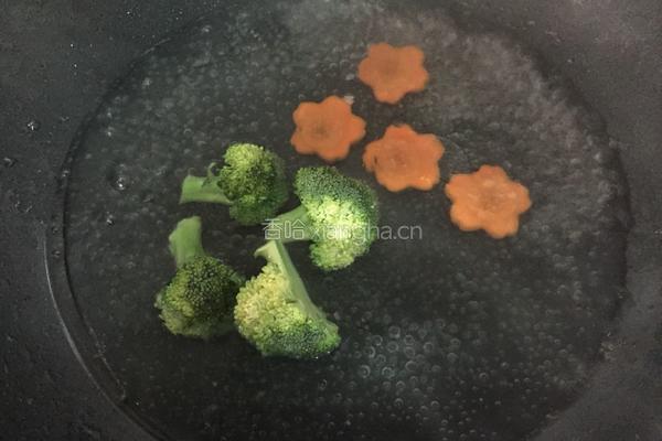 黑胡椒汁牛排的做法图解2