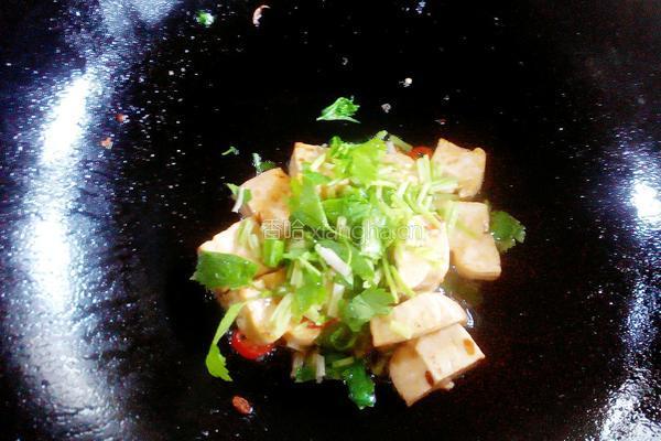芹菜豆腐的做法图解6