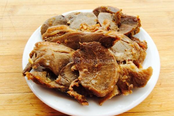猪肘肉烩豆腐的做法图解2
