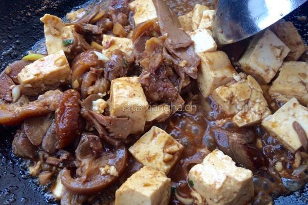 猪肘肉烩豆腐的做法图解7