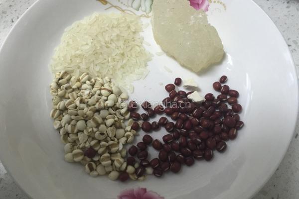 山药豆薏米红豆粥的做法图解3
