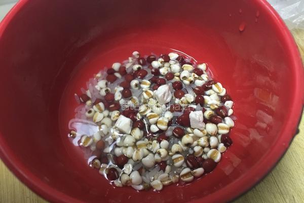 山药豆薏米红豆粥的做法图解4