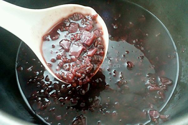 紫薯黑米粥的做法图解6