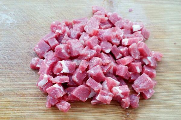 豌豆玉米炒嫩牛肉的做法图解1