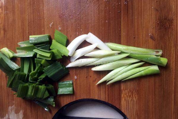 香菇炒腊肉的做法图解5