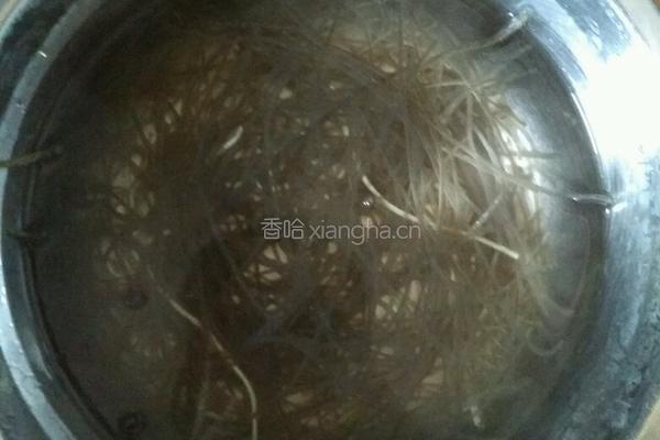 蒸蒜蓉茄子粉条的做法图解1