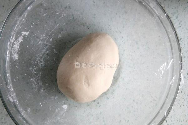 京酱肉丝饼皮卷的做法图解1
