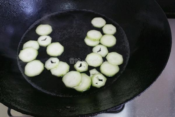 丝瓜蛋花汤的做法图解3