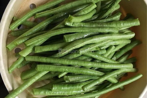 豆角烧肉的做法图解2