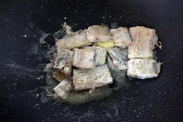 带鱼汤的做法图解4