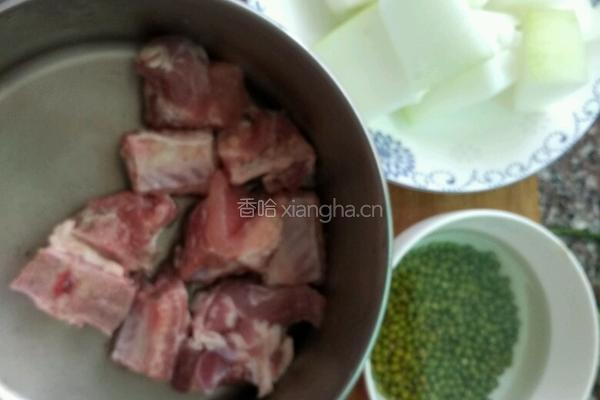 排骨绿豆冬瓜汤的做法图解1