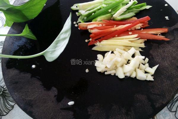 尖椒炒腐竹的做法图解5
