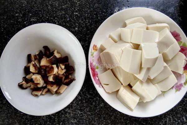 香菇豆腐的做法图解2