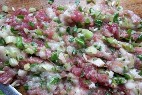 芹菜肉丸的做法图解2