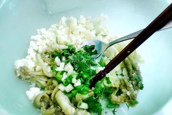 拌茄子土豆泥的做法图解3
