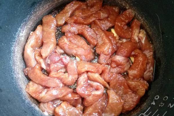 自制电饭煲叉烧的做法图解7