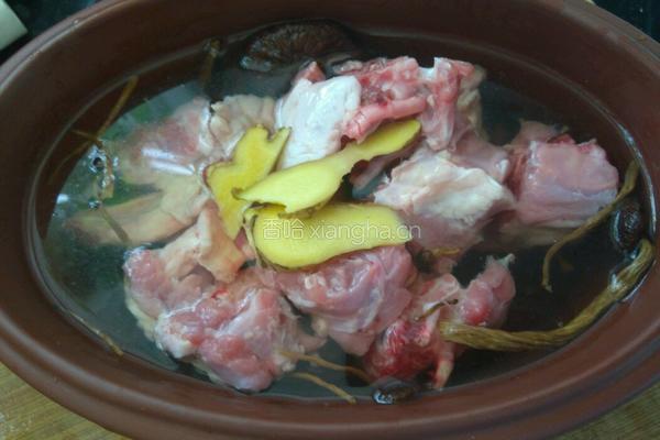 茶树菇煲水鸭汤的做法图解4