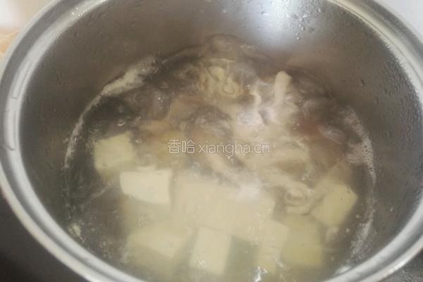 猪肚菇三鲜汤的做法图解4
