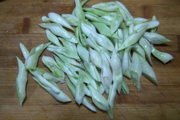 豆角炖粉条的做法图解2