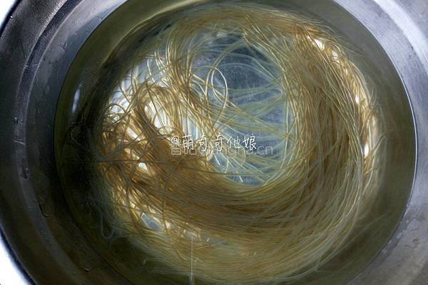 黄豆芽拌粉丝的做法图解2
