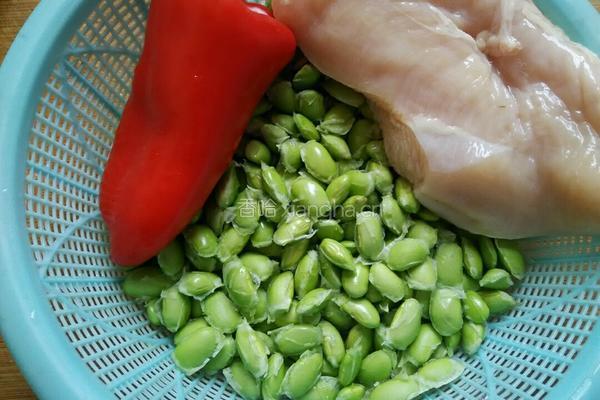 黄豆炒肉的做法图解1