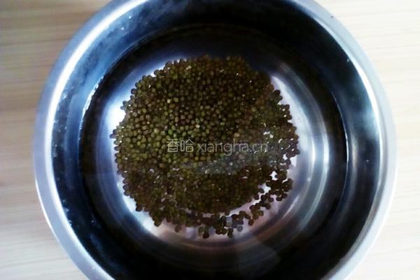 蜂蜜绿豆汤的做法图解1