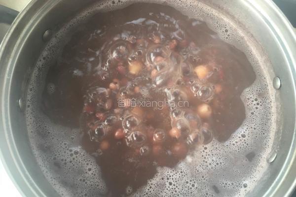 红豆莲子茯苓汤的做法图解8