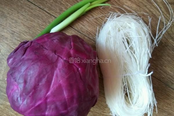 炝紫甘蓝的做法图解1