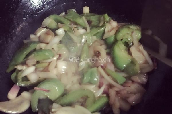 洋葱炒青椒的做法图解5