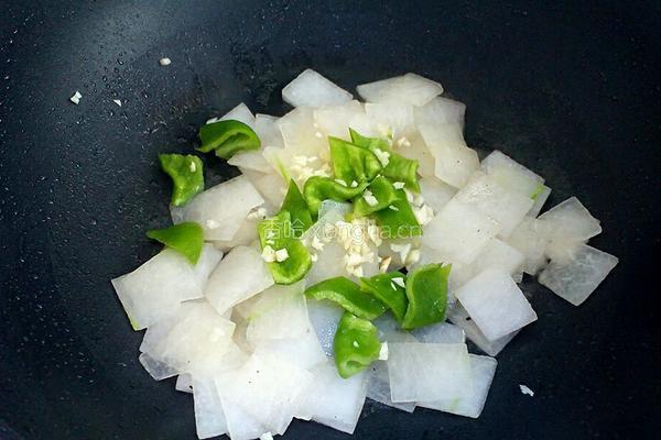 腊肠炒冬瓜的做法图解6