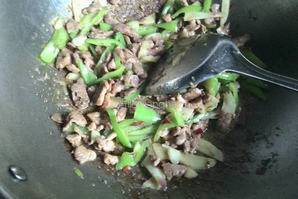青椒炒鸭肉的做法图解8