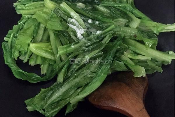 素炒油麦菜的做法图解5