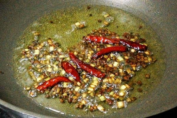 鱿鱼馅水饺的做法图解10