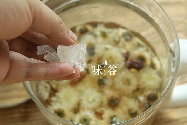 菊花山楂麦冬饮的做法图解4