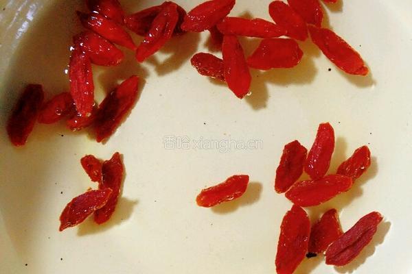 雪梨菊花茶的做法图解2