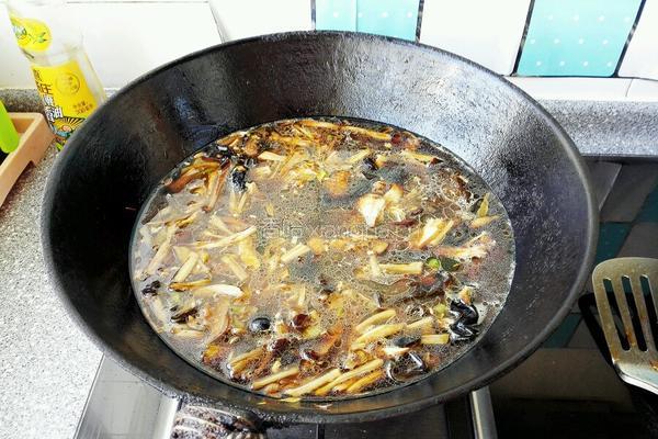 打卤手擀面的做法图解5