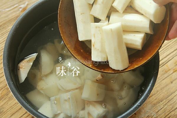 莲藕山药排骨汤的做法图解4