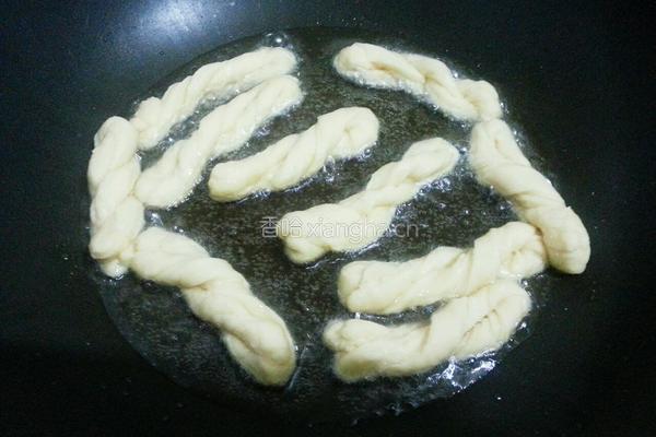 酥脆麻花的做法图解8
