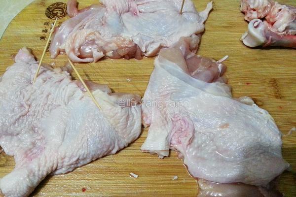 煎鸡腿肉的做法图解3