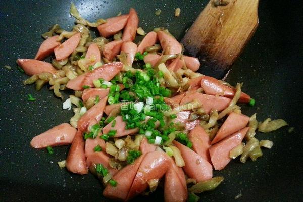 火腿肠炒榨菜的做法图解6