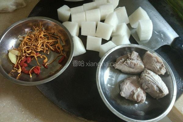 白萝卜煲猪骨汤的做法图解2