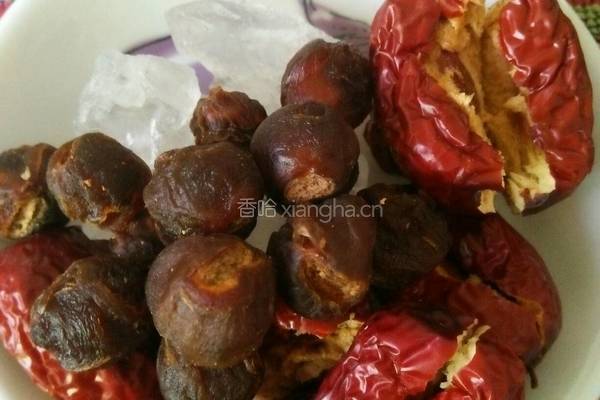 桂圆红枣茶的做法图解2